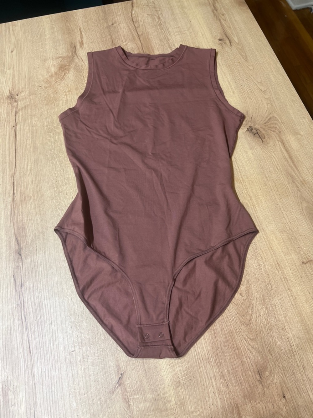 ***NEVER WORN*** SKIMS Sleeveless Crew-Neck Bodysuit in Brown